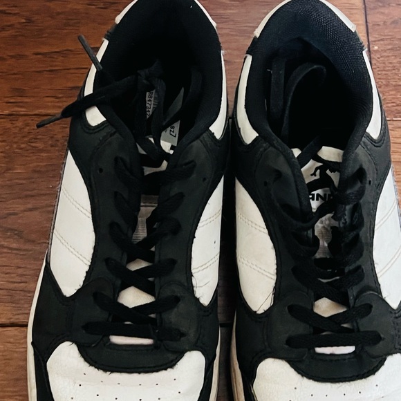 Boys size 7 Black and White And1 Sneakers - Picture 2 of 5